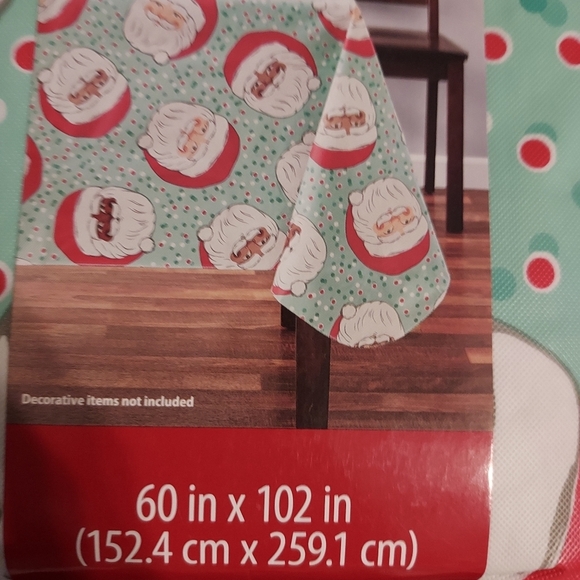 New Santa holiday time tablecloths 60x102 - Picture 4 of 4